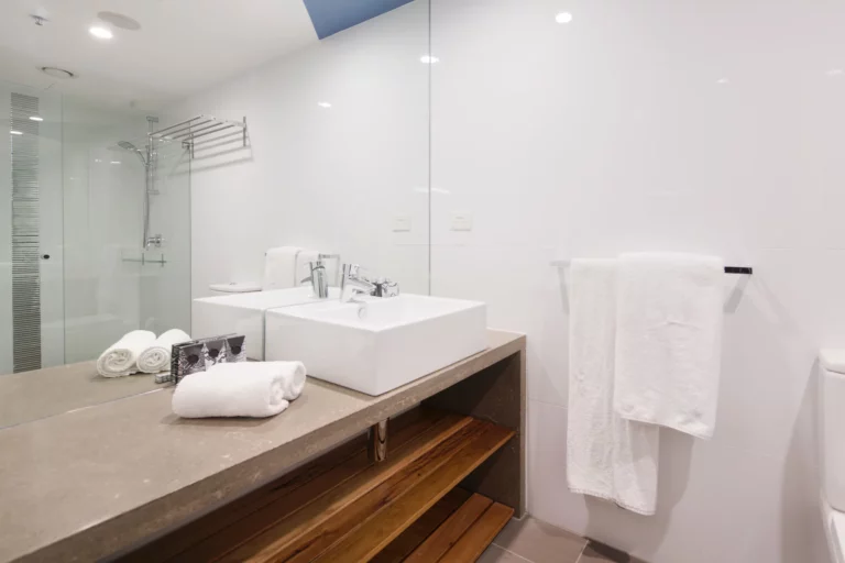 Luxury Plus SoHo suite — SOHO SUITES 2015-12-21-0288A-HR